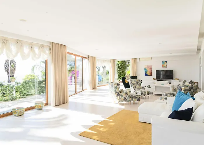 La Canostra Capri - Luxury Ad