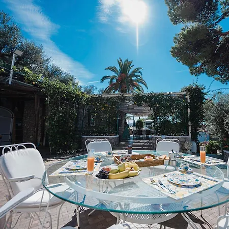 La Canostra Capri - Luxury Ad 4*