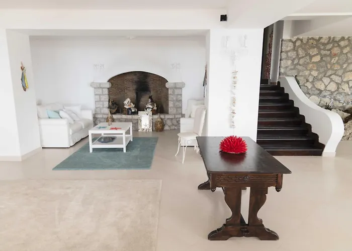 La Canostra Capri - Luxury Ad